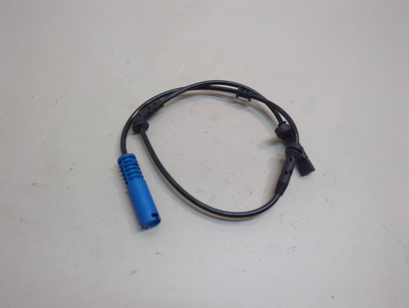 Датчик ABS задний