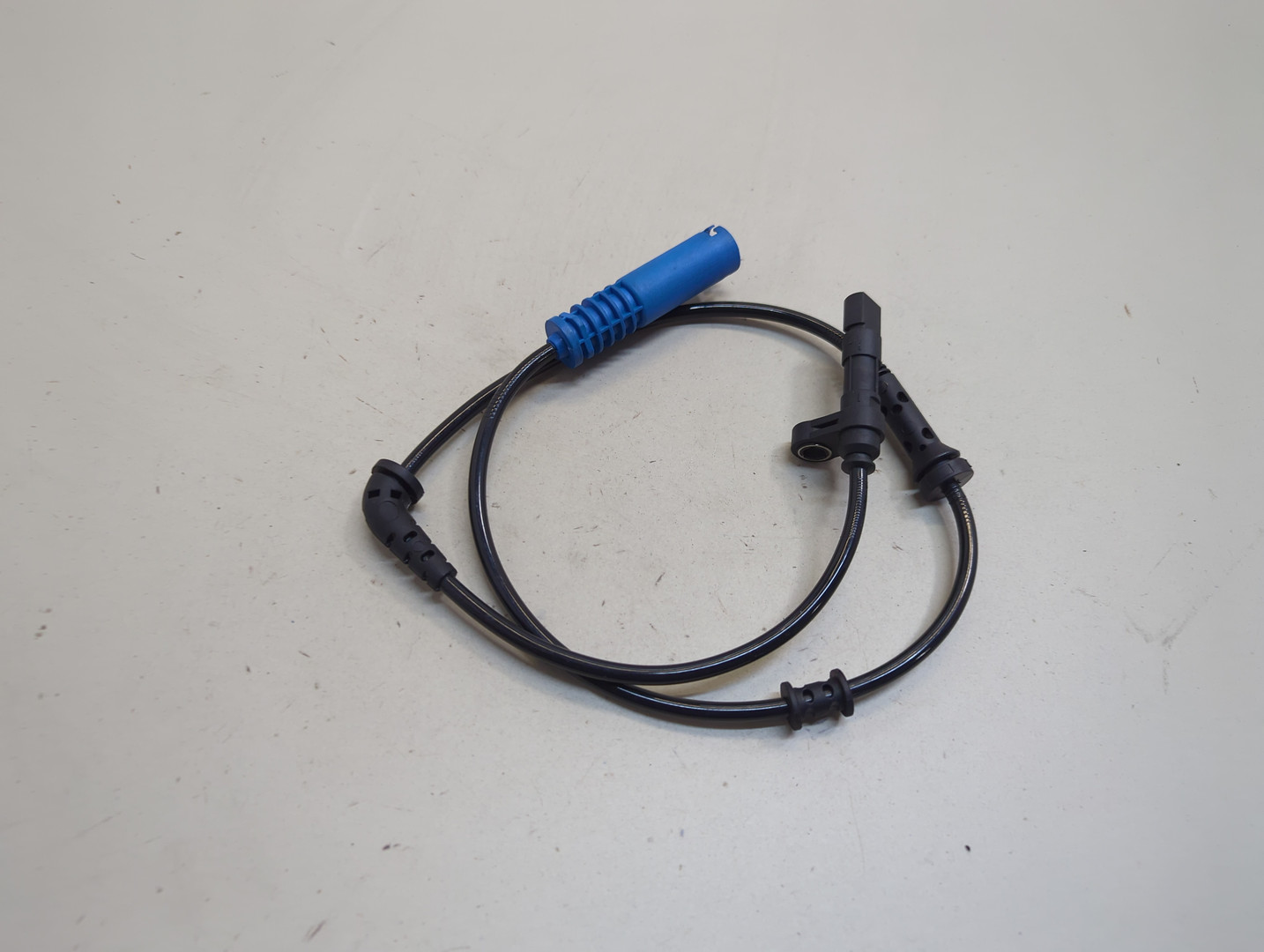 Датчик ABS задний