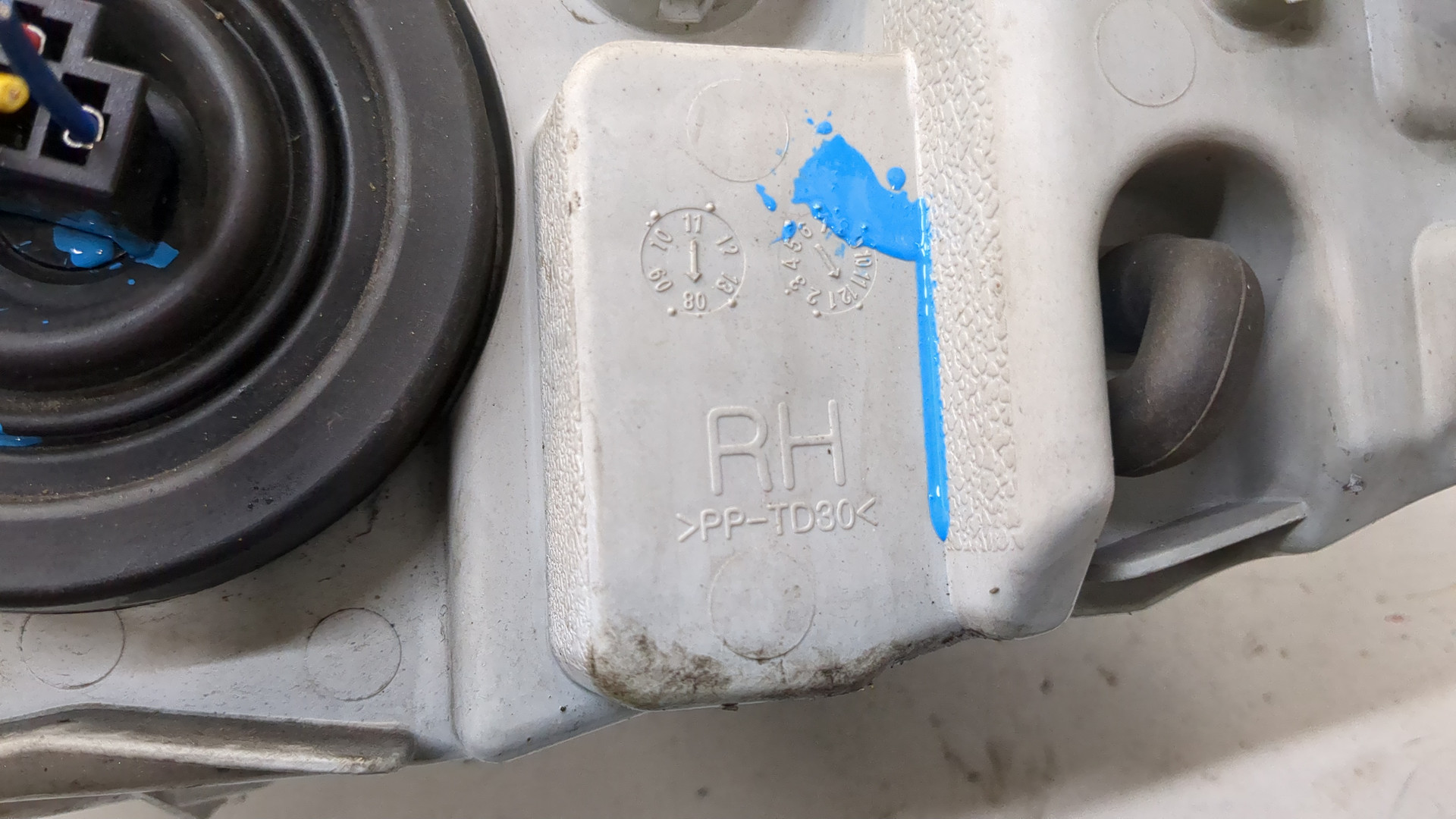 Фара правая