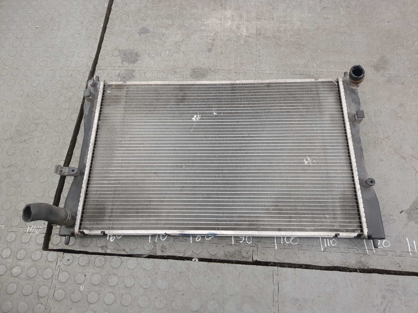 Радиатор охлаждения двигателя основной