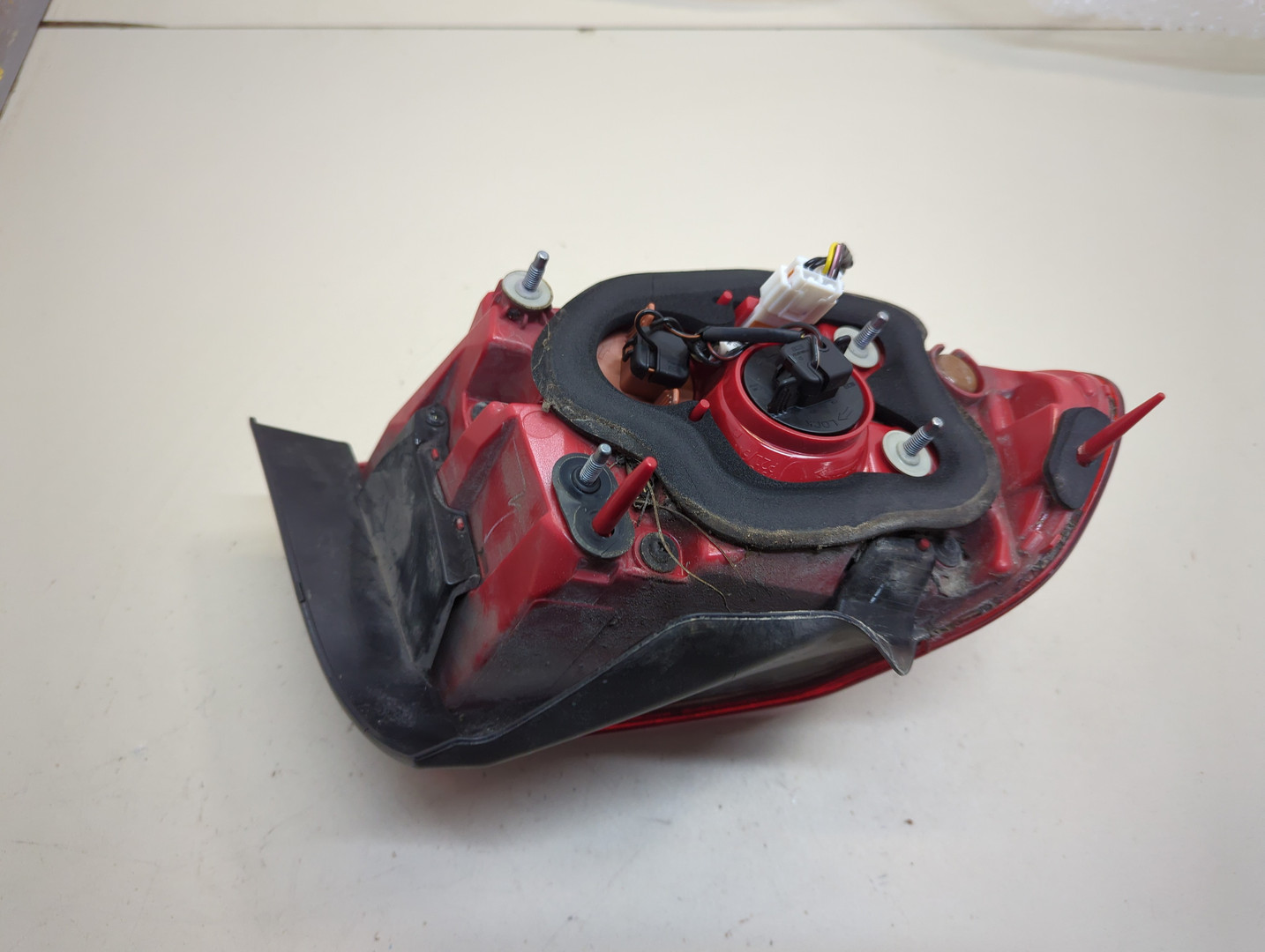 Фонарь задний правый