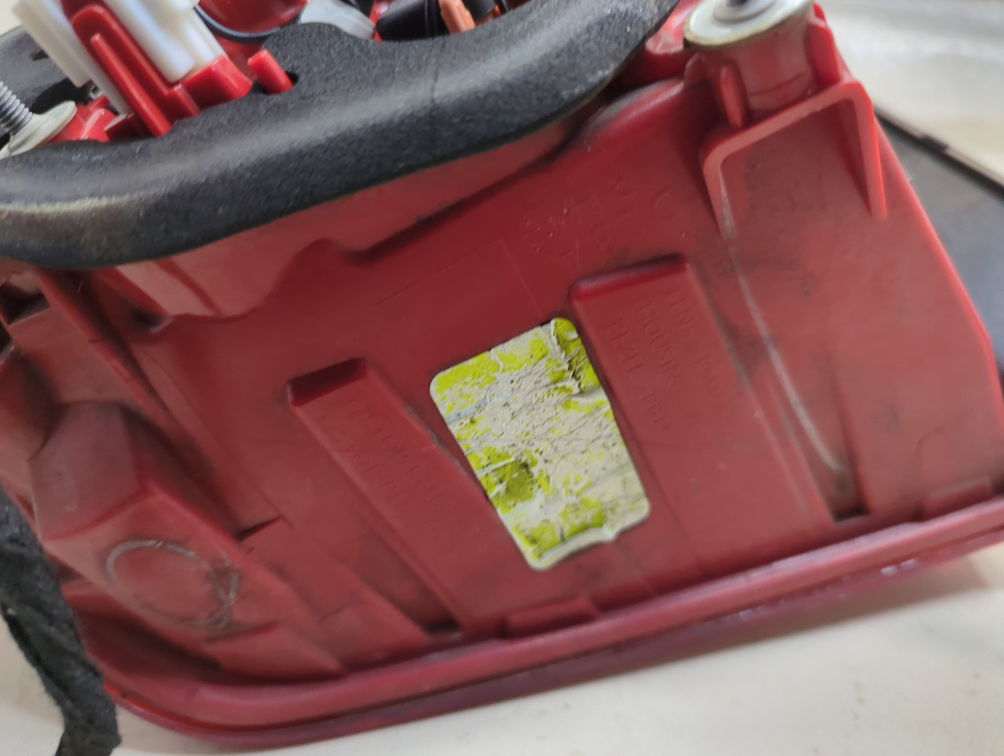 Фонарь задний правый