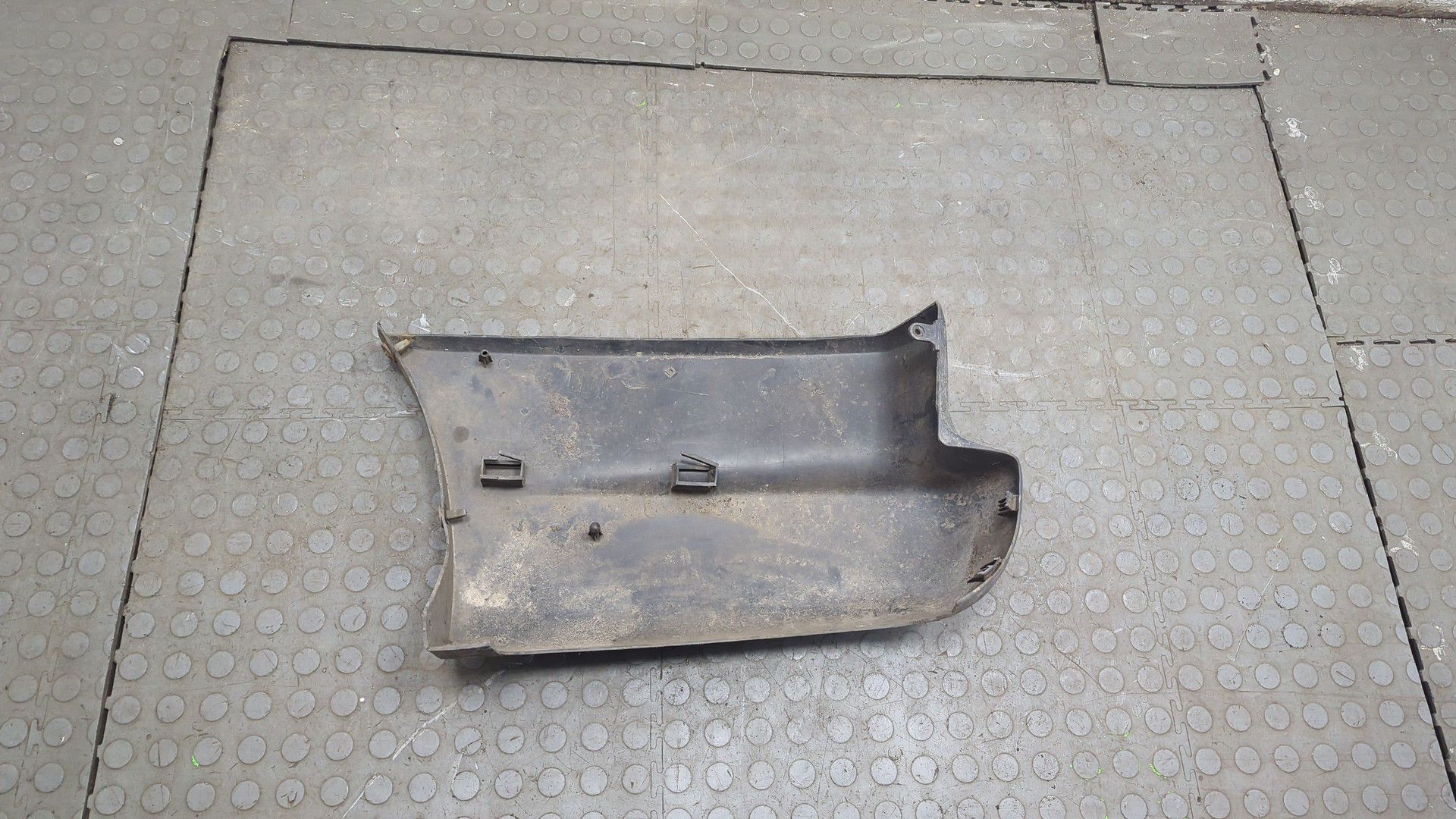 Накладка заднего бампера правая