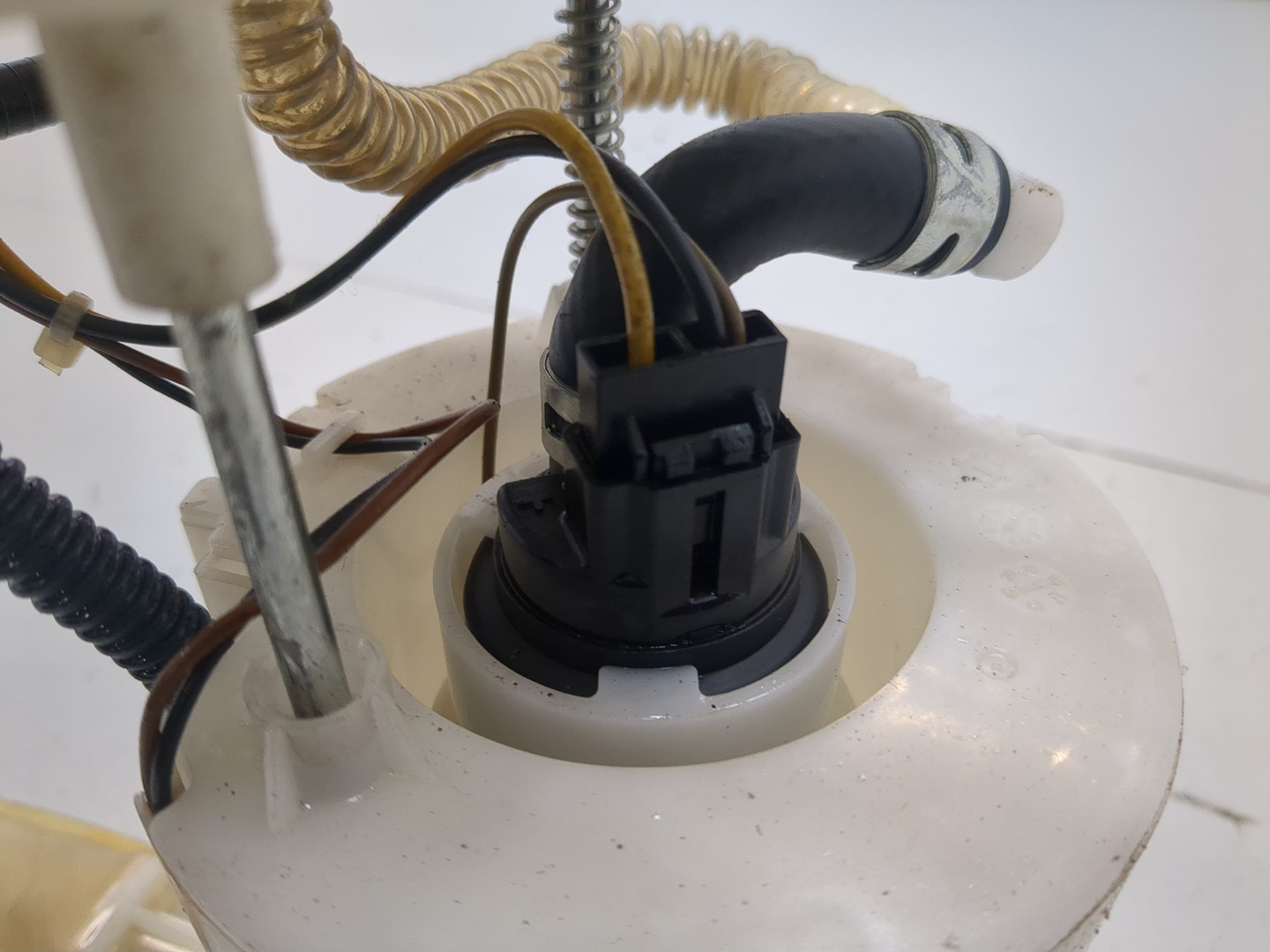 Насос топливный электрический