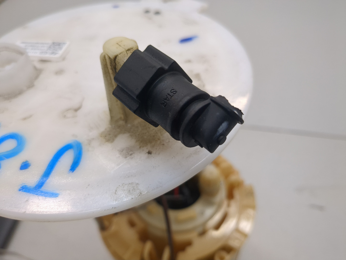 Насос топливный электрический