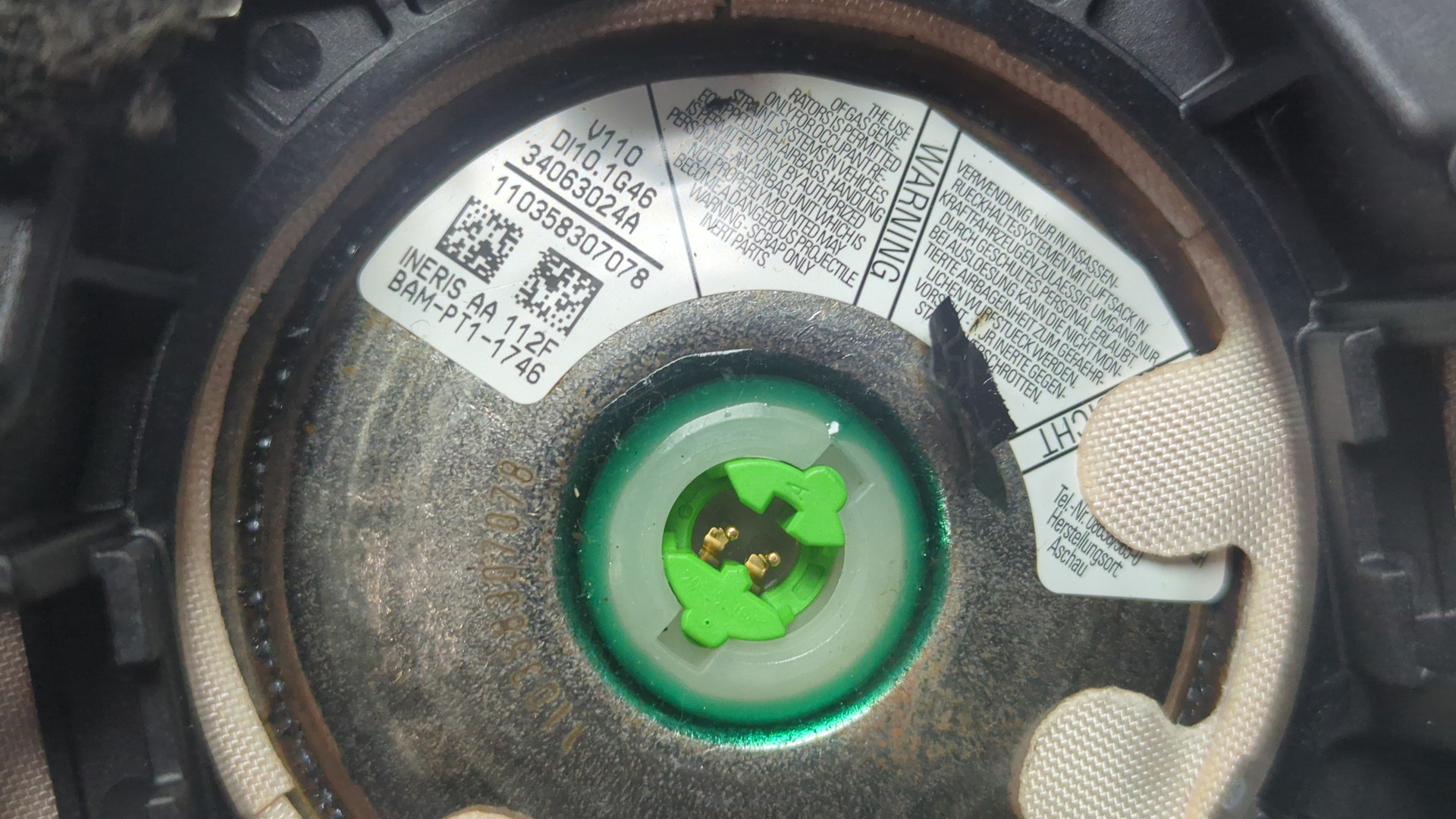 Подушка безопасности в рулевое колесо