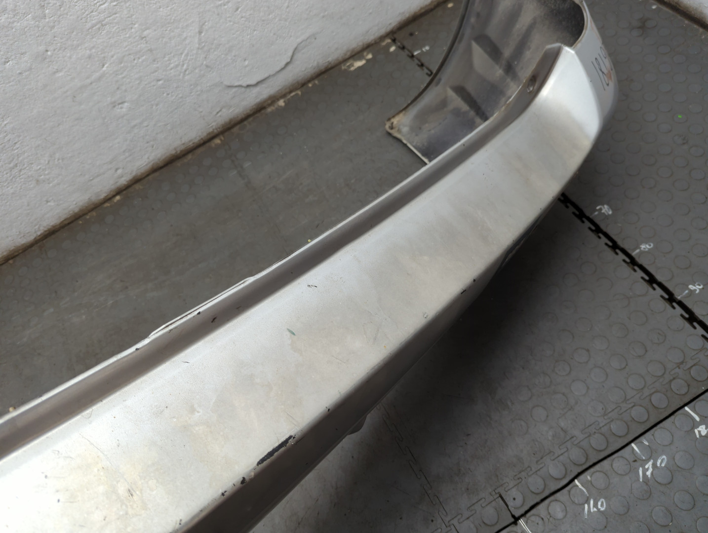 Бампер задний