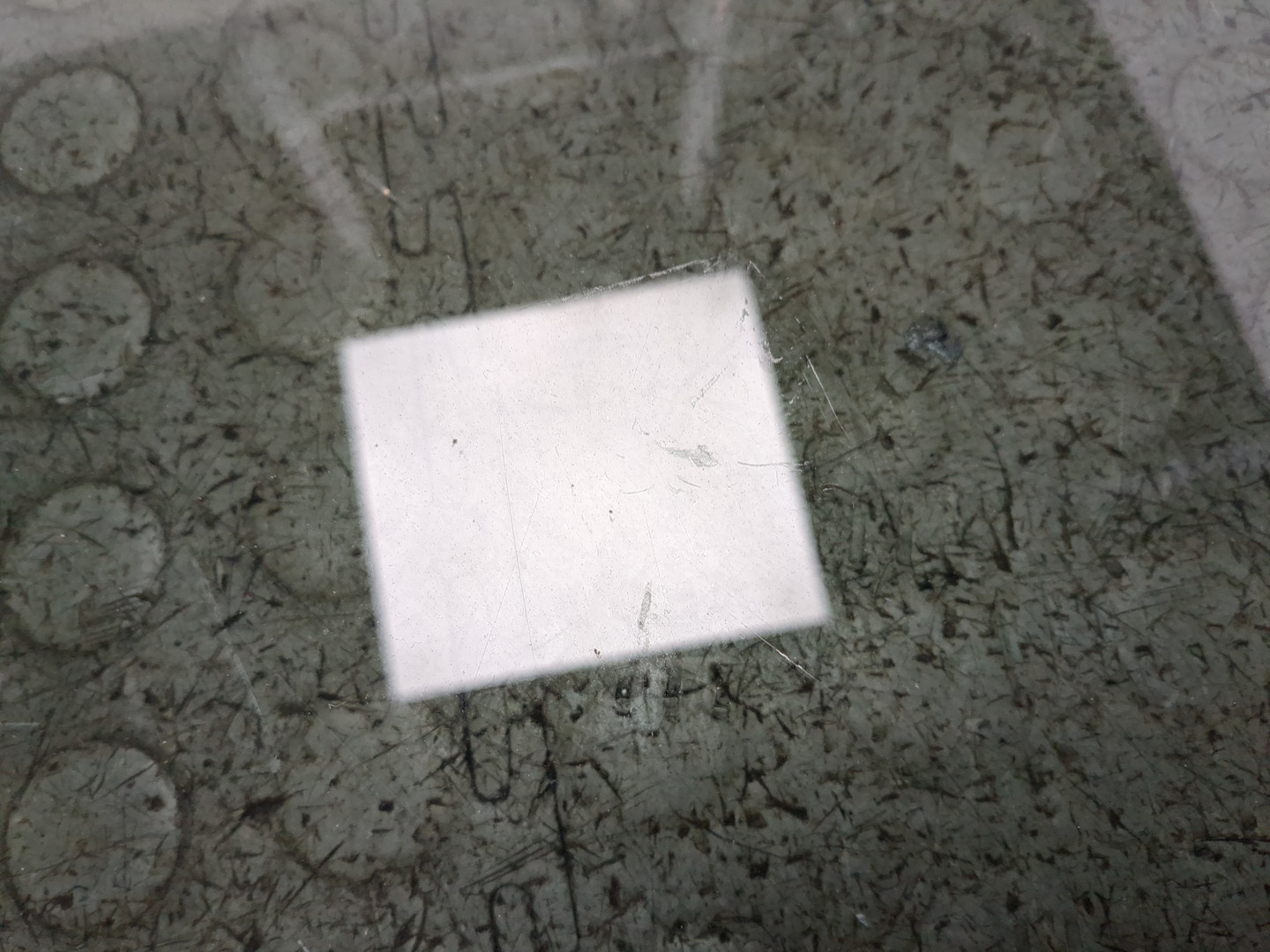 Стекло двери передней правой