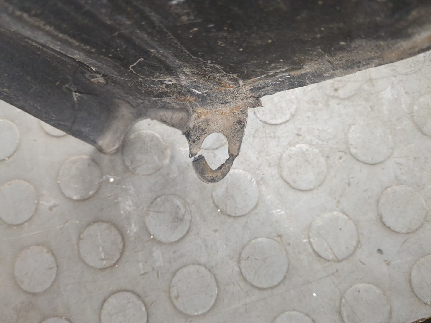 Локер передний правый