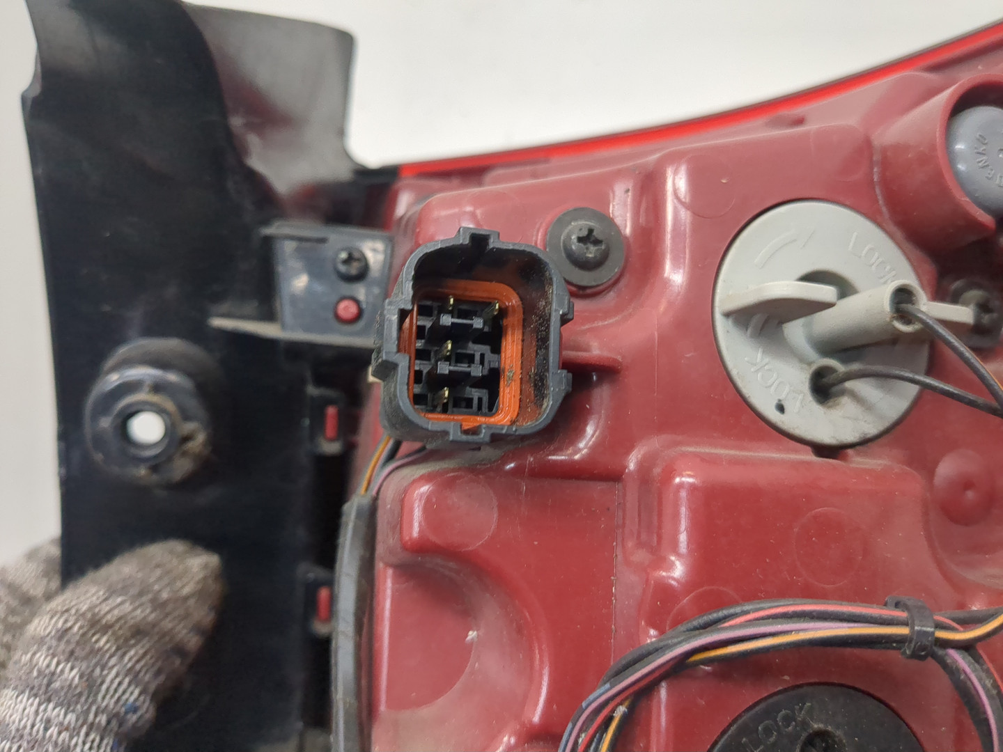 Фонарь задний левый