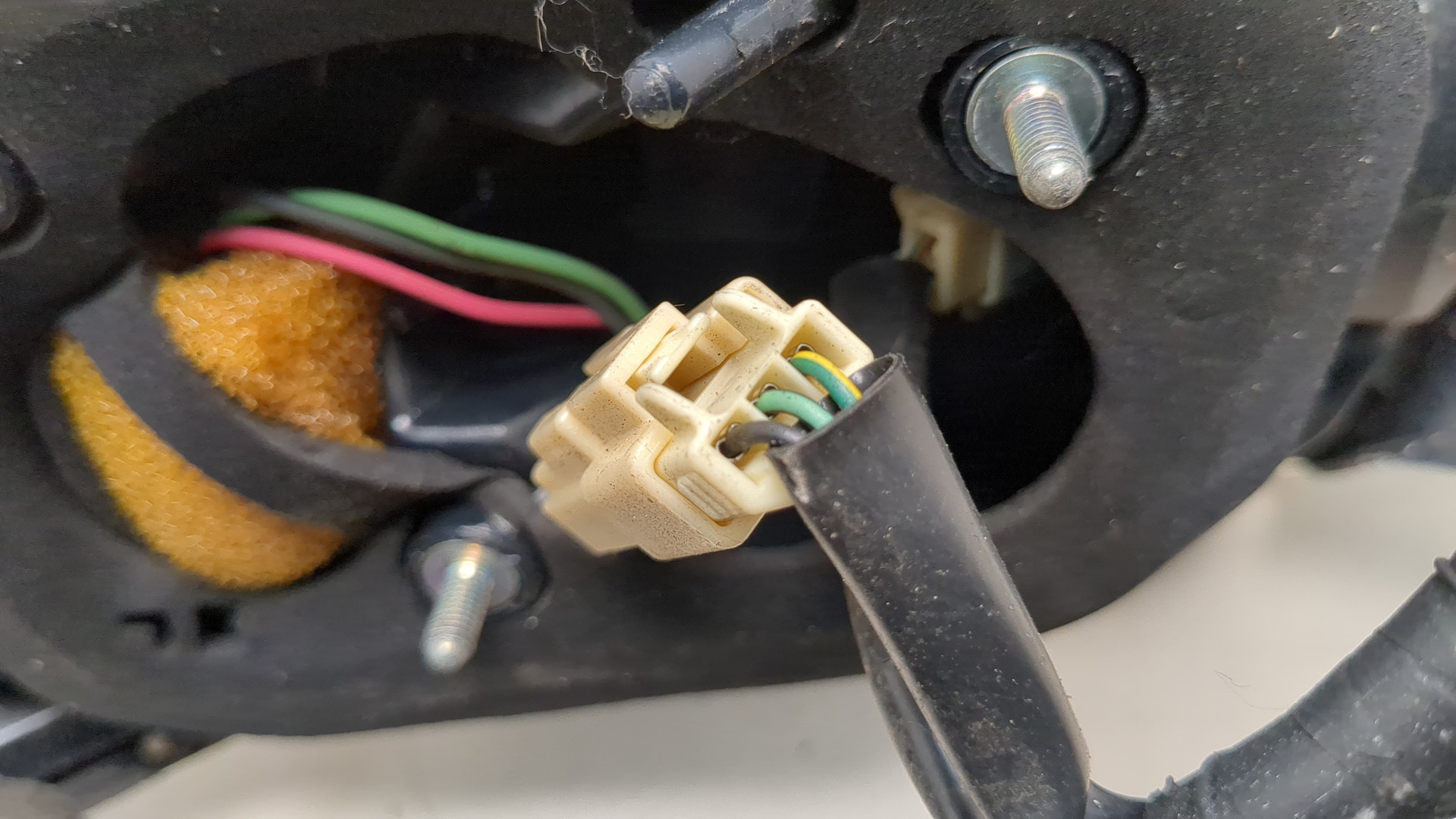 Фонарь задний левый