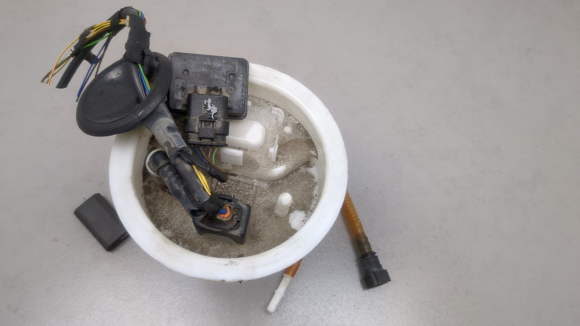 Насос топливный электрический