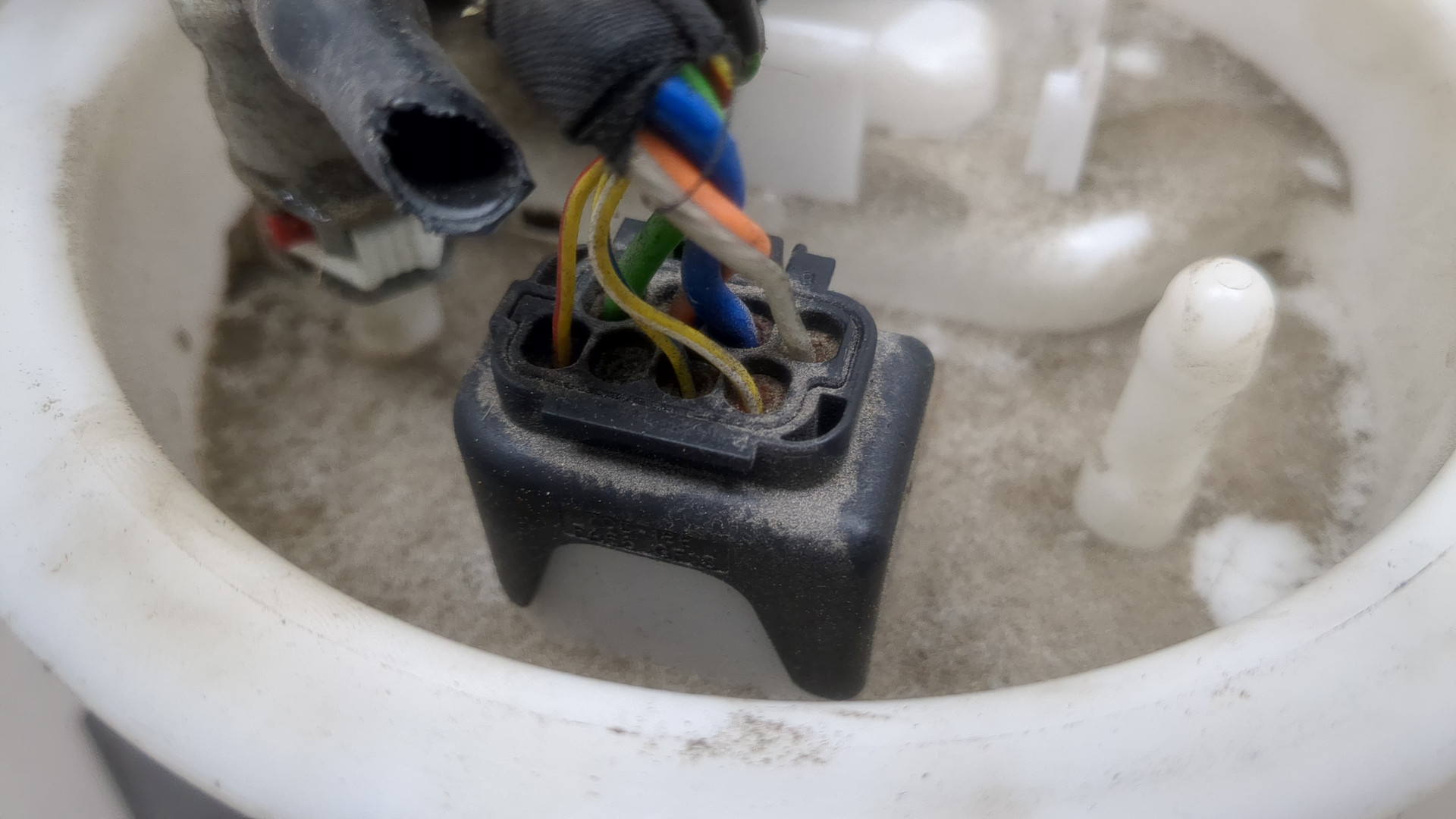 Насос топливный электрический