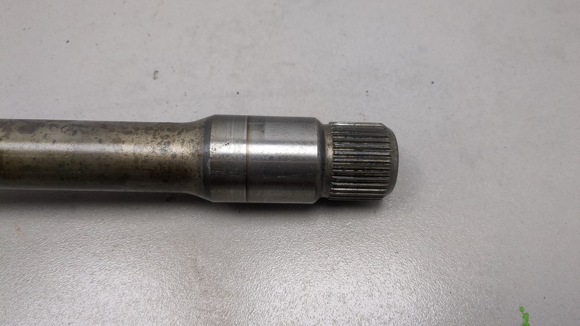 Полуось передняя левая