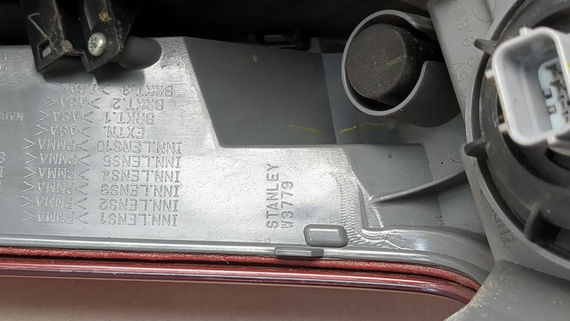 Фонарь задний правый