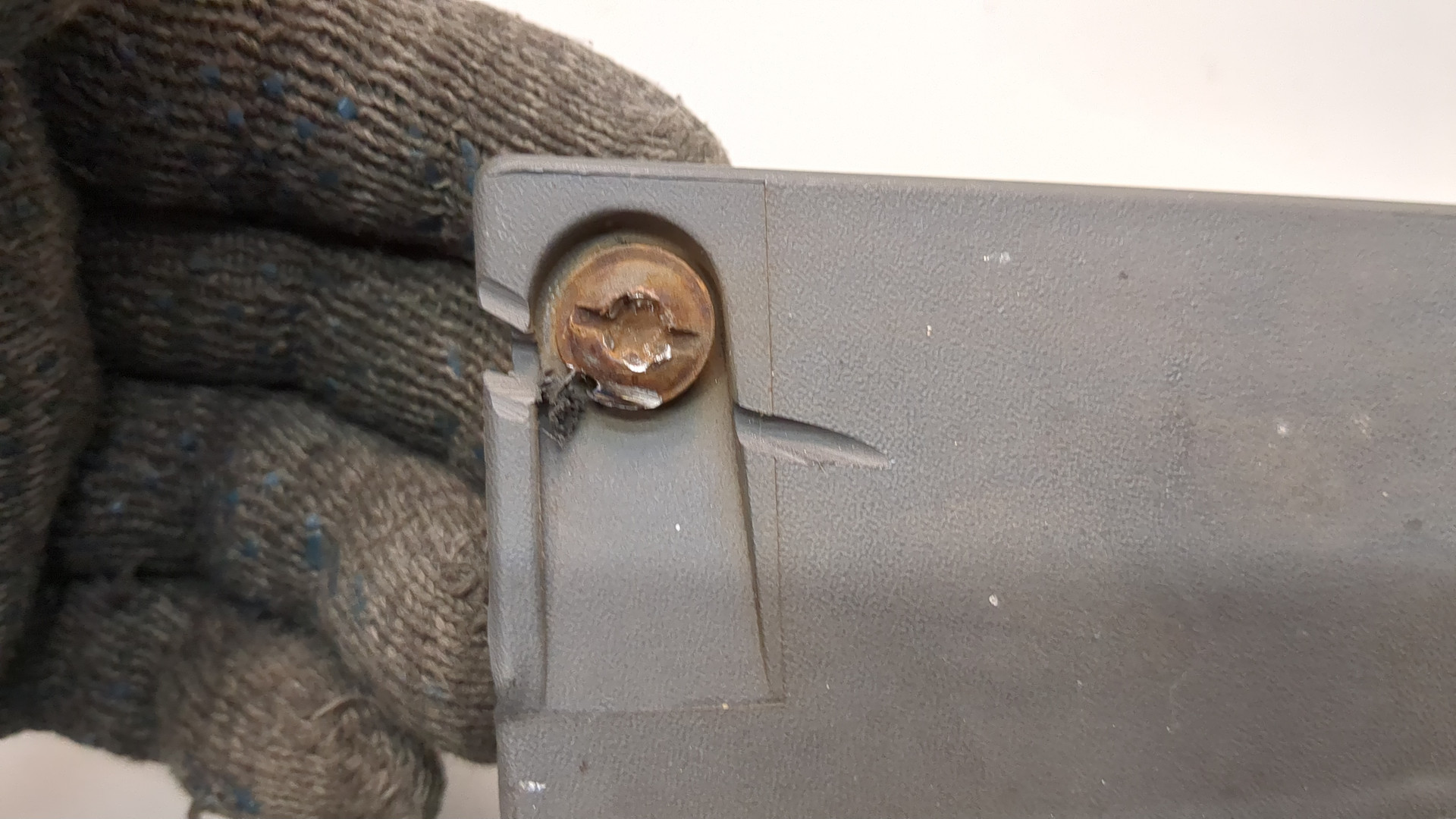 Фара противотуманная левая