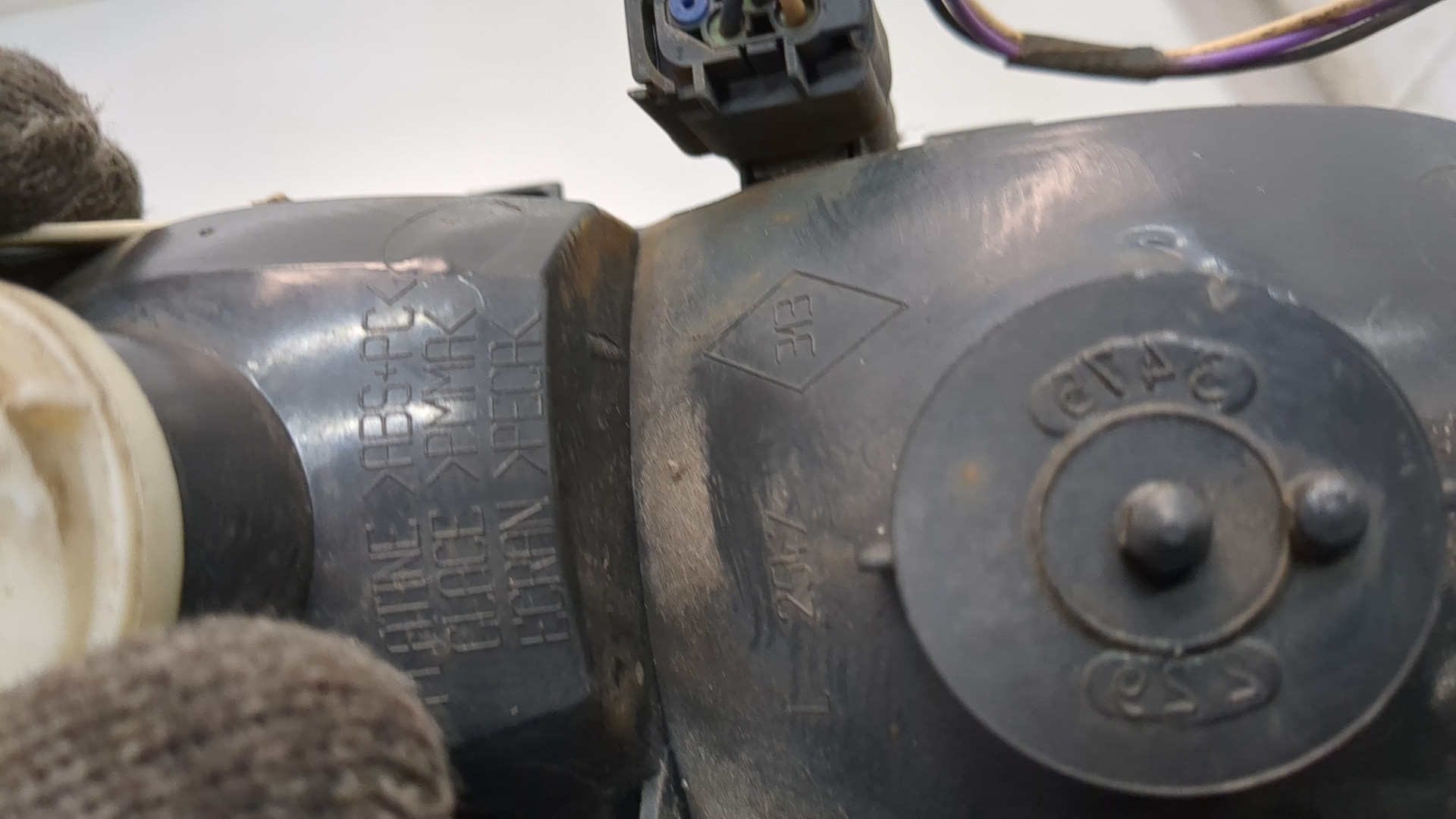 Фара противотуманная левая