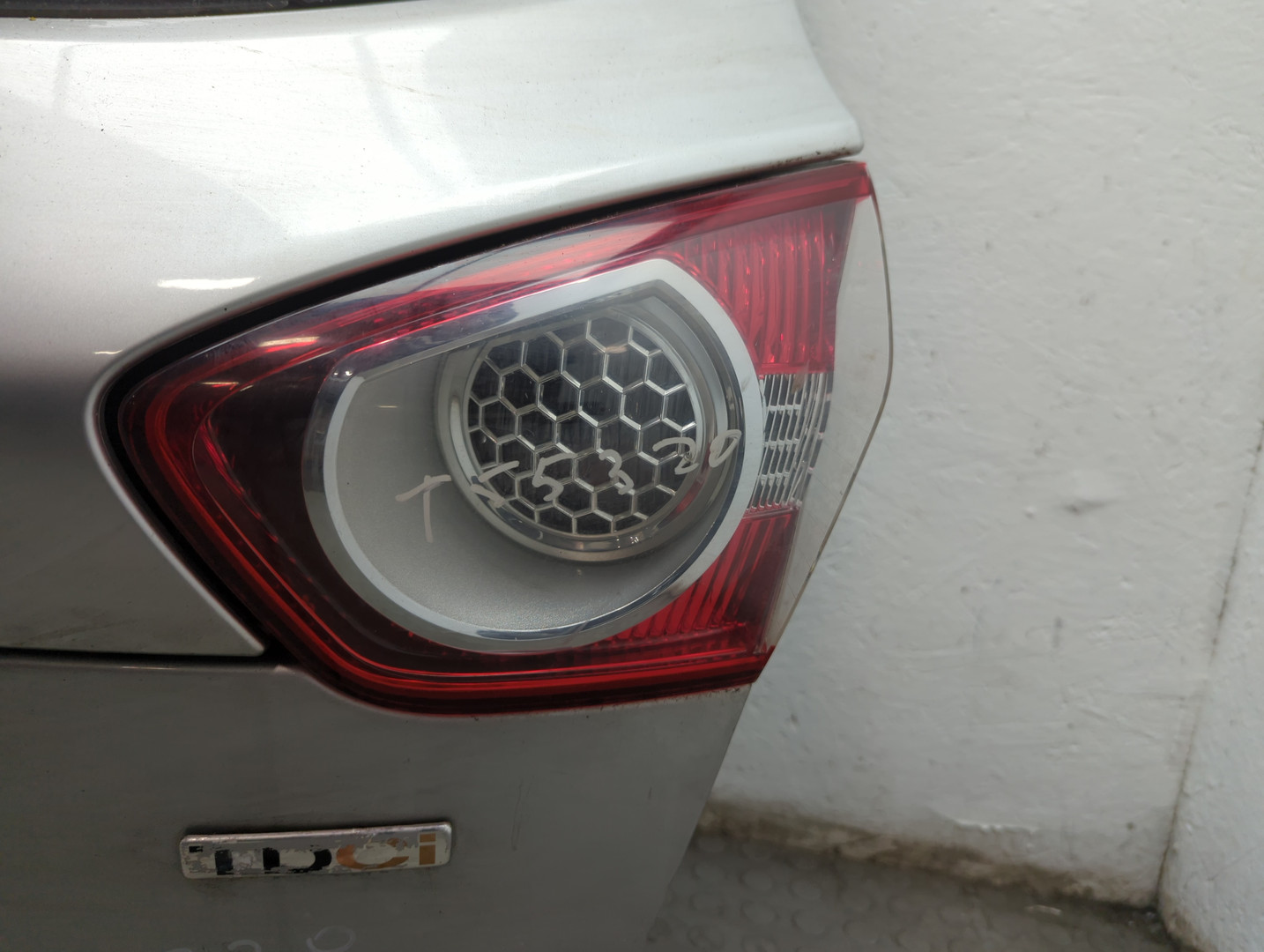 Дверь багажника