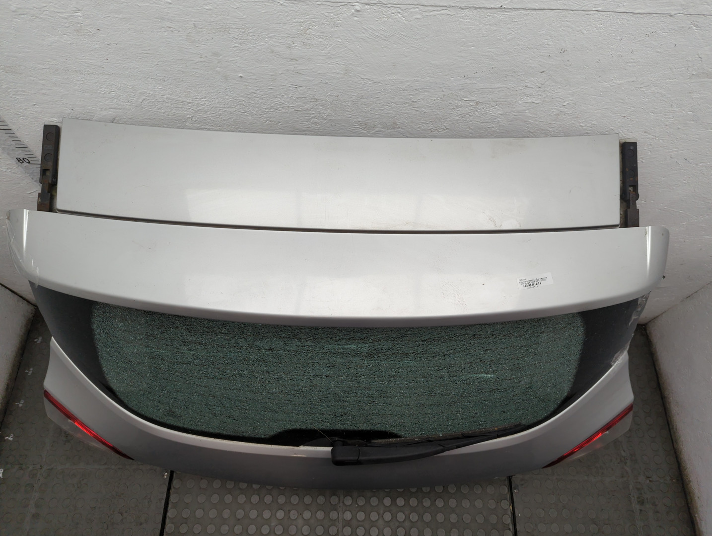 Дверь багажника