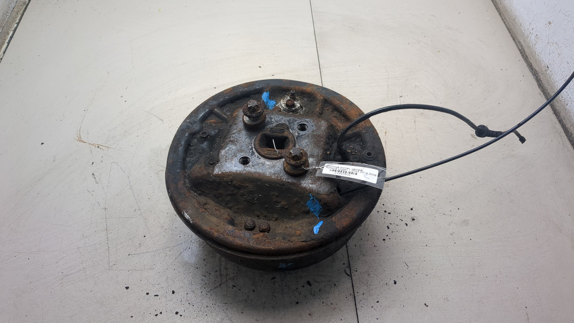 Кулак поворотный задний левый