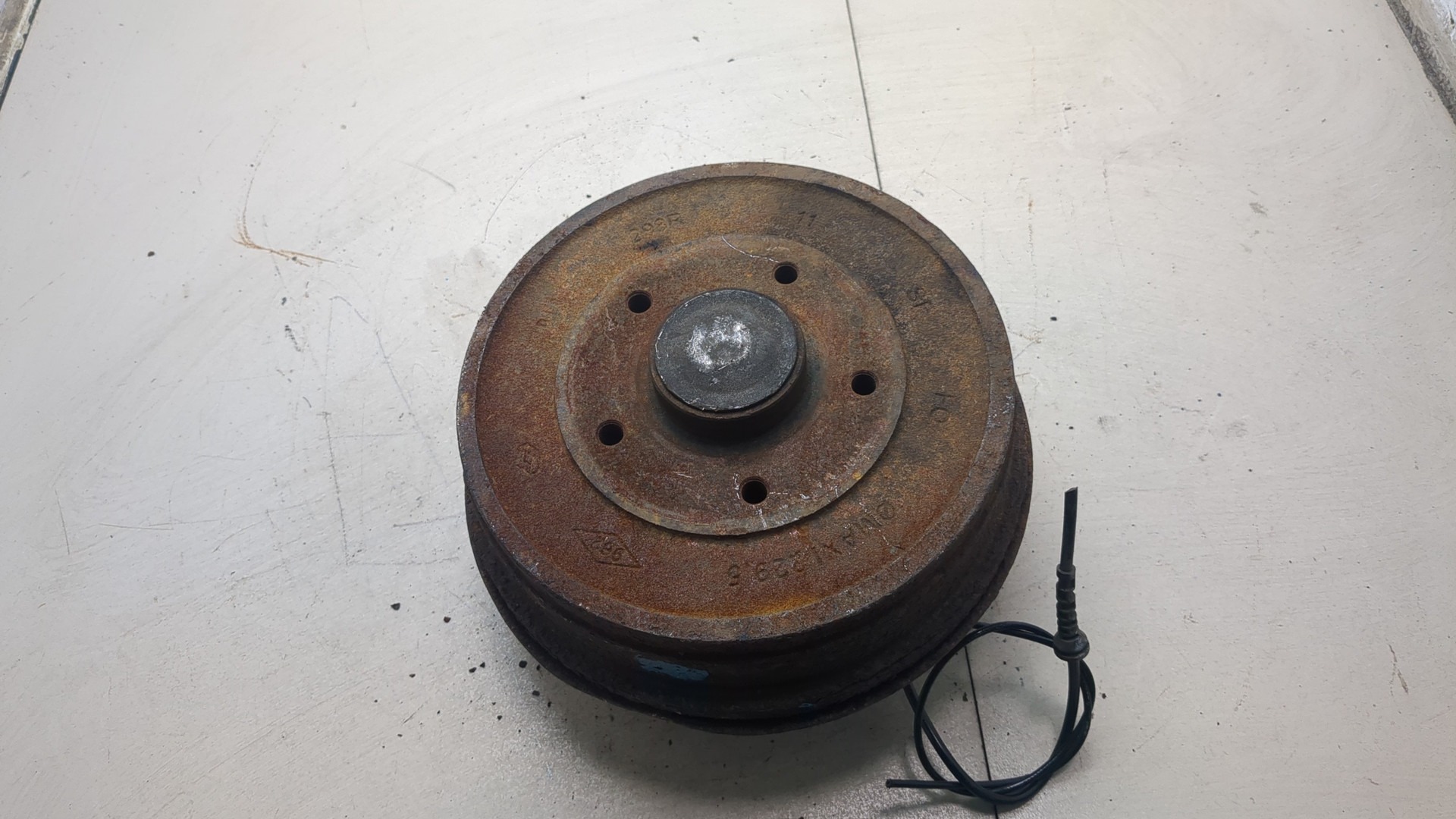 Кулак поворотный задний правый