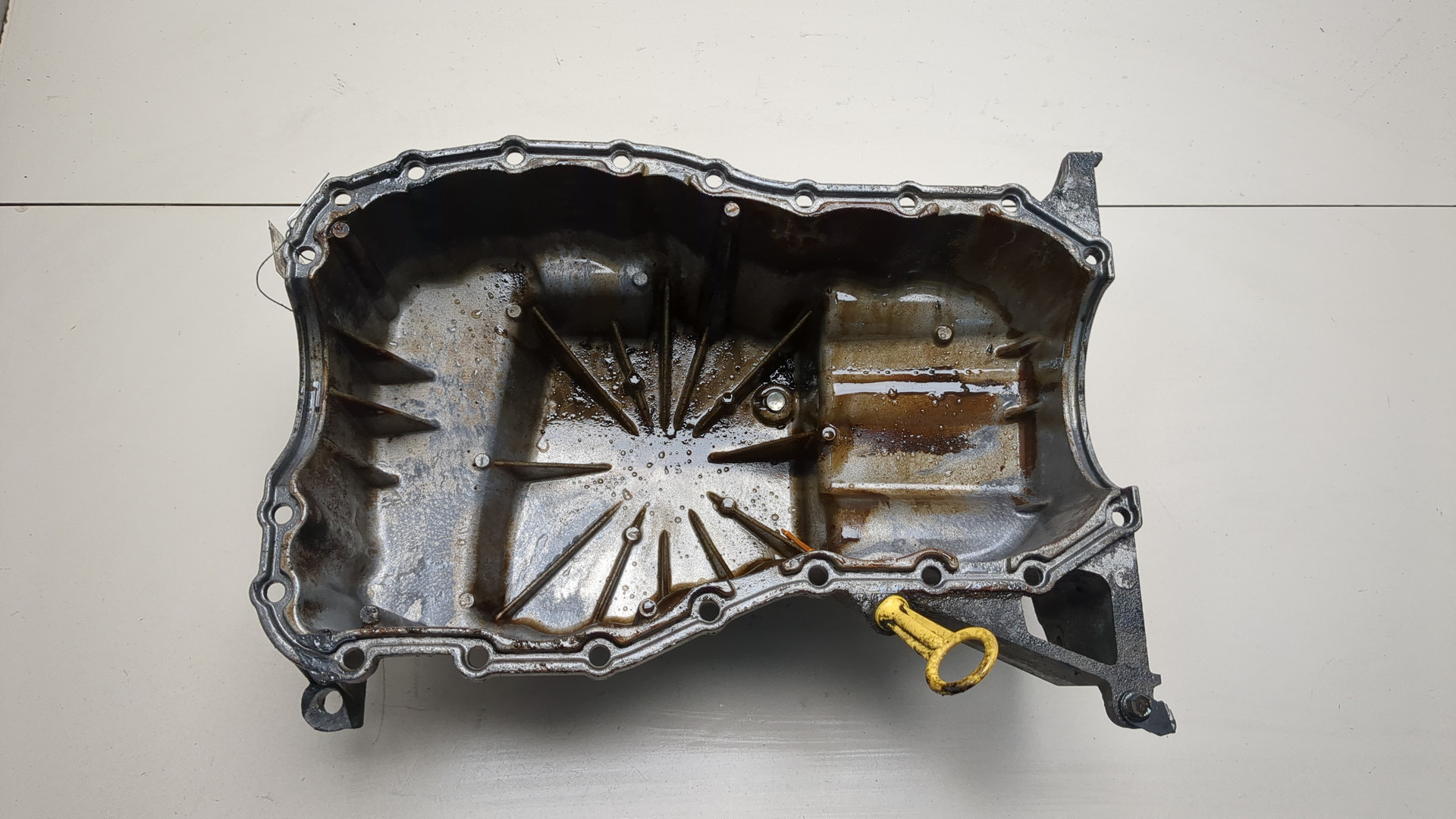 Поддон масляный двигателя (картер)