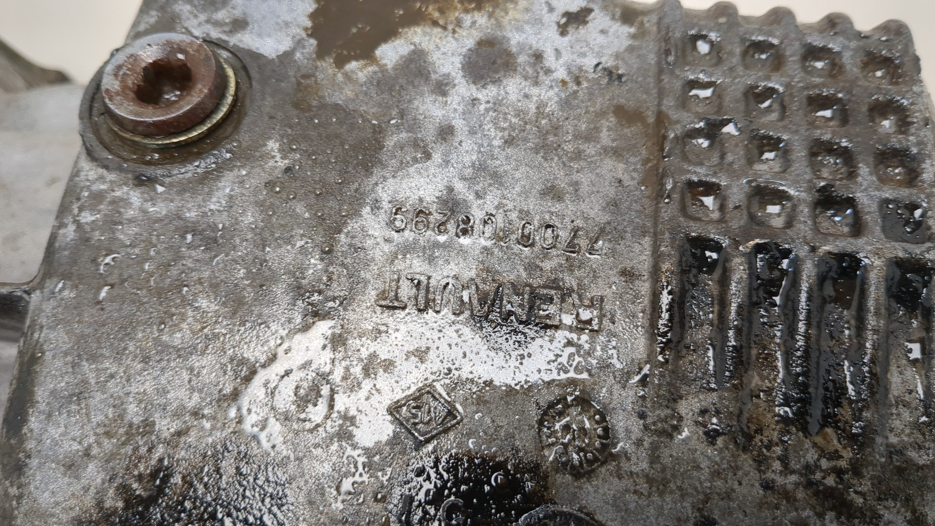 Поддон масляный двигателя (картер)