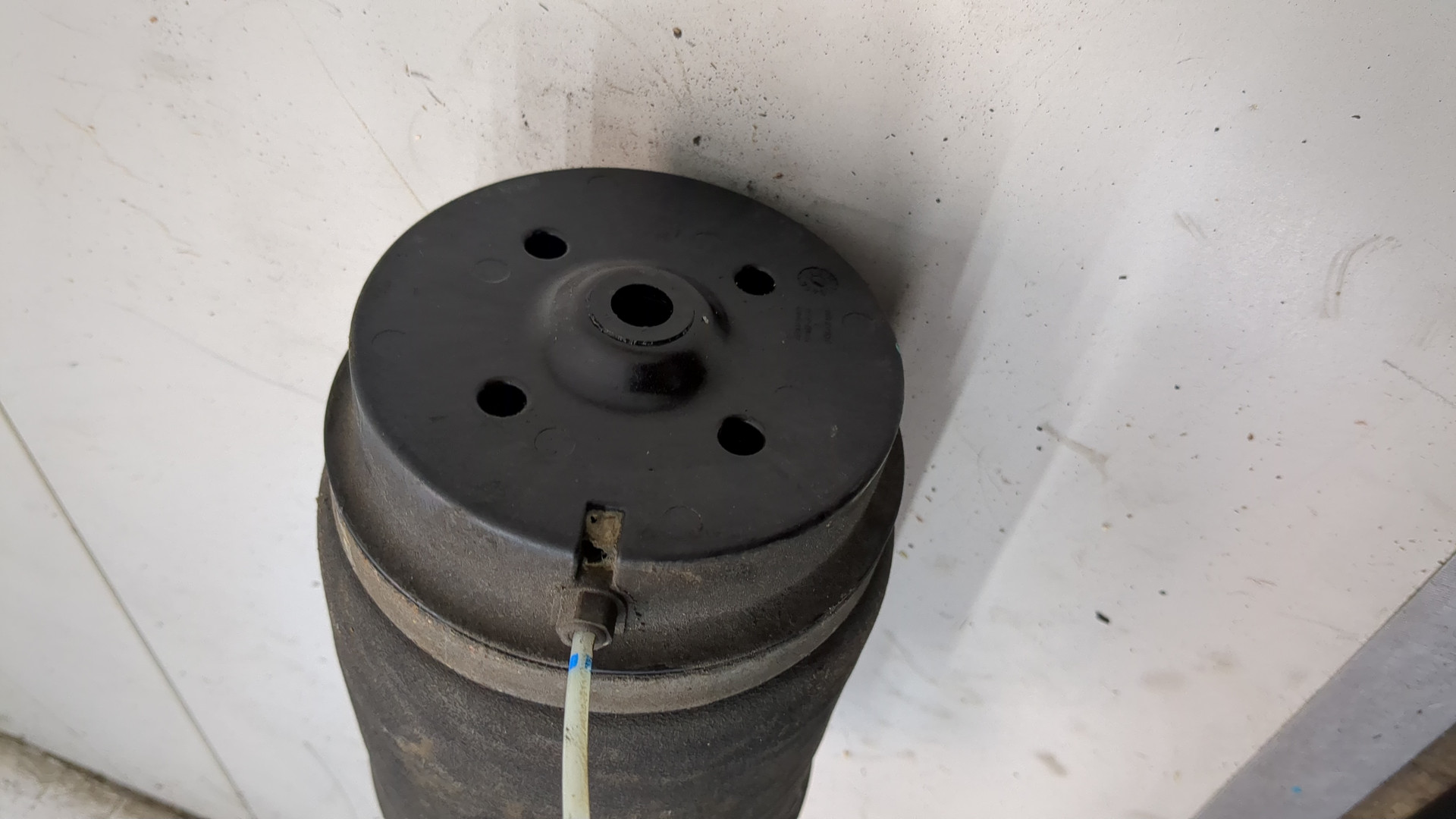 Амортизатор задний (стойка)