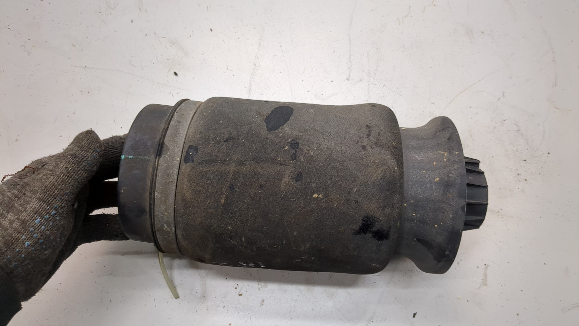 Амортизатор задний (стойка)