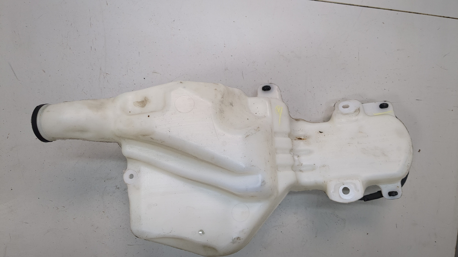 Бачок омывателя лобового стекла