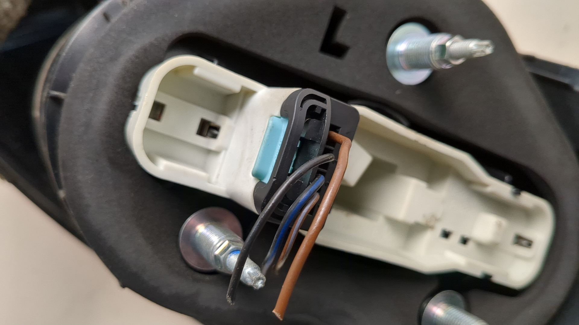 Фонарь задний левый