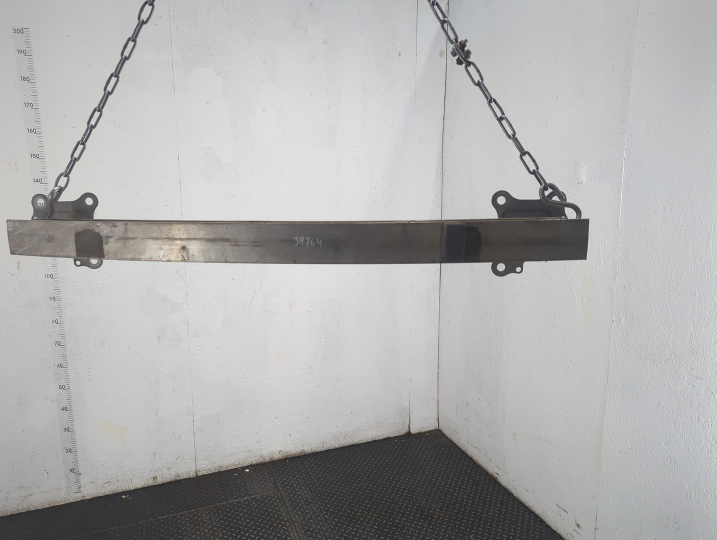 Усилитель переднего бампера