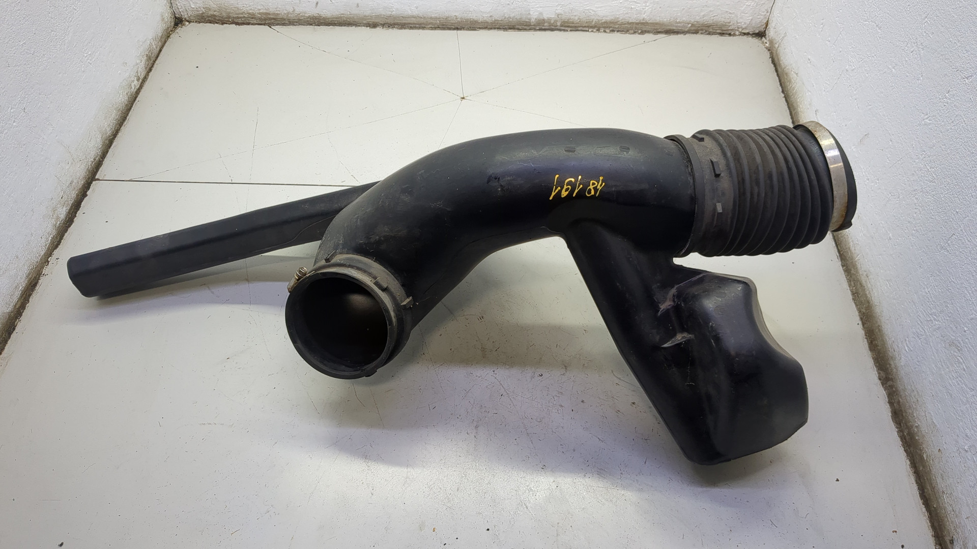 Резонатор воздушного фильтра