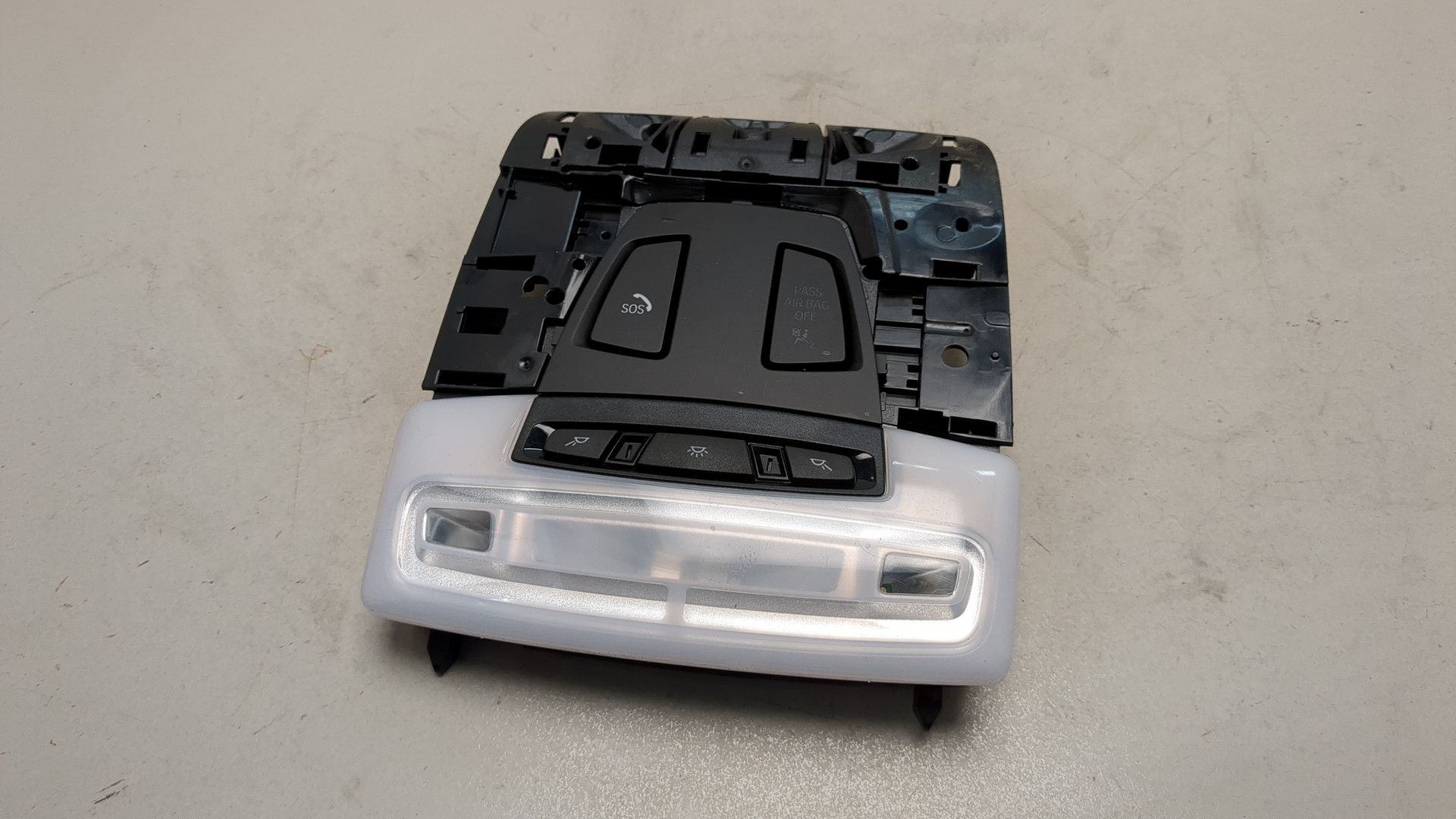 Плафон салонный