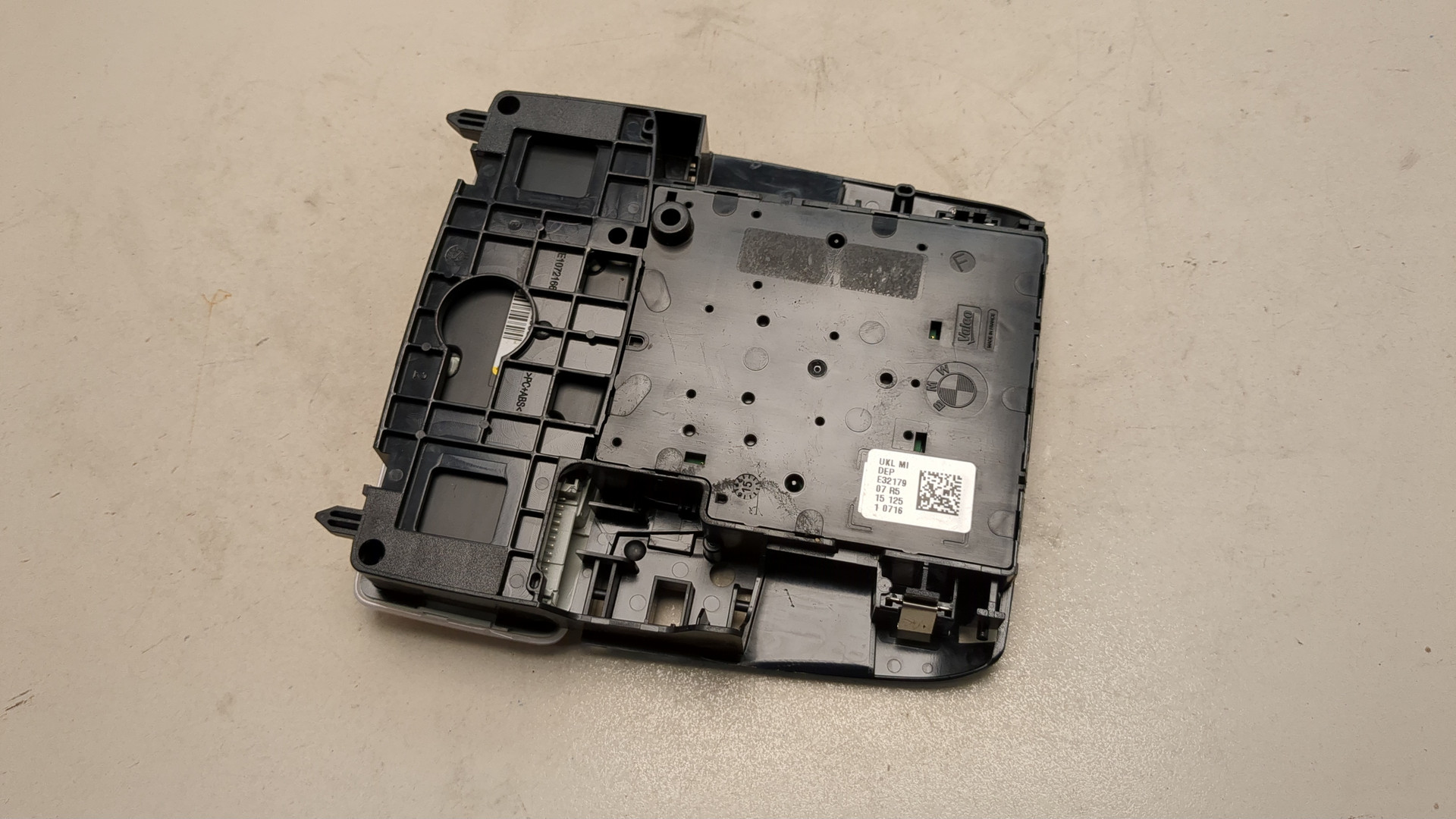 Плафон салонный