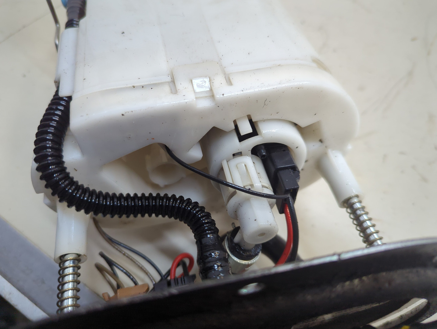 Насос топливный электрический