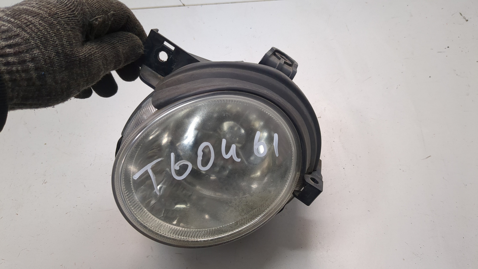 Фара противотуманная левая