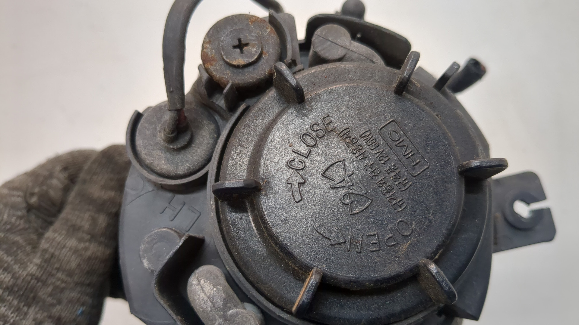 Фара противотуманная левая