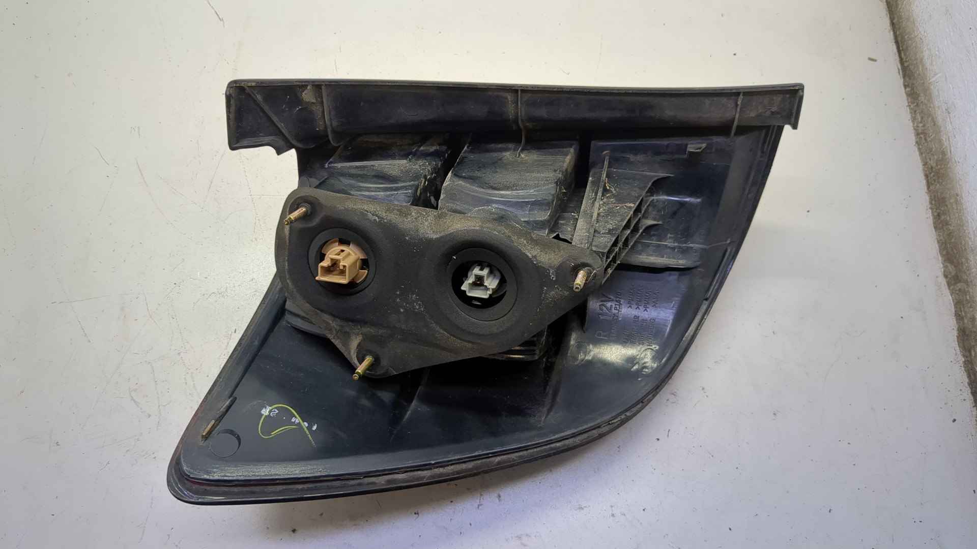 Фонарь задний правый