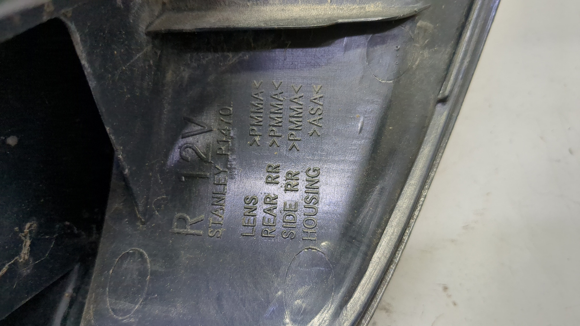 Фонарь задний правый