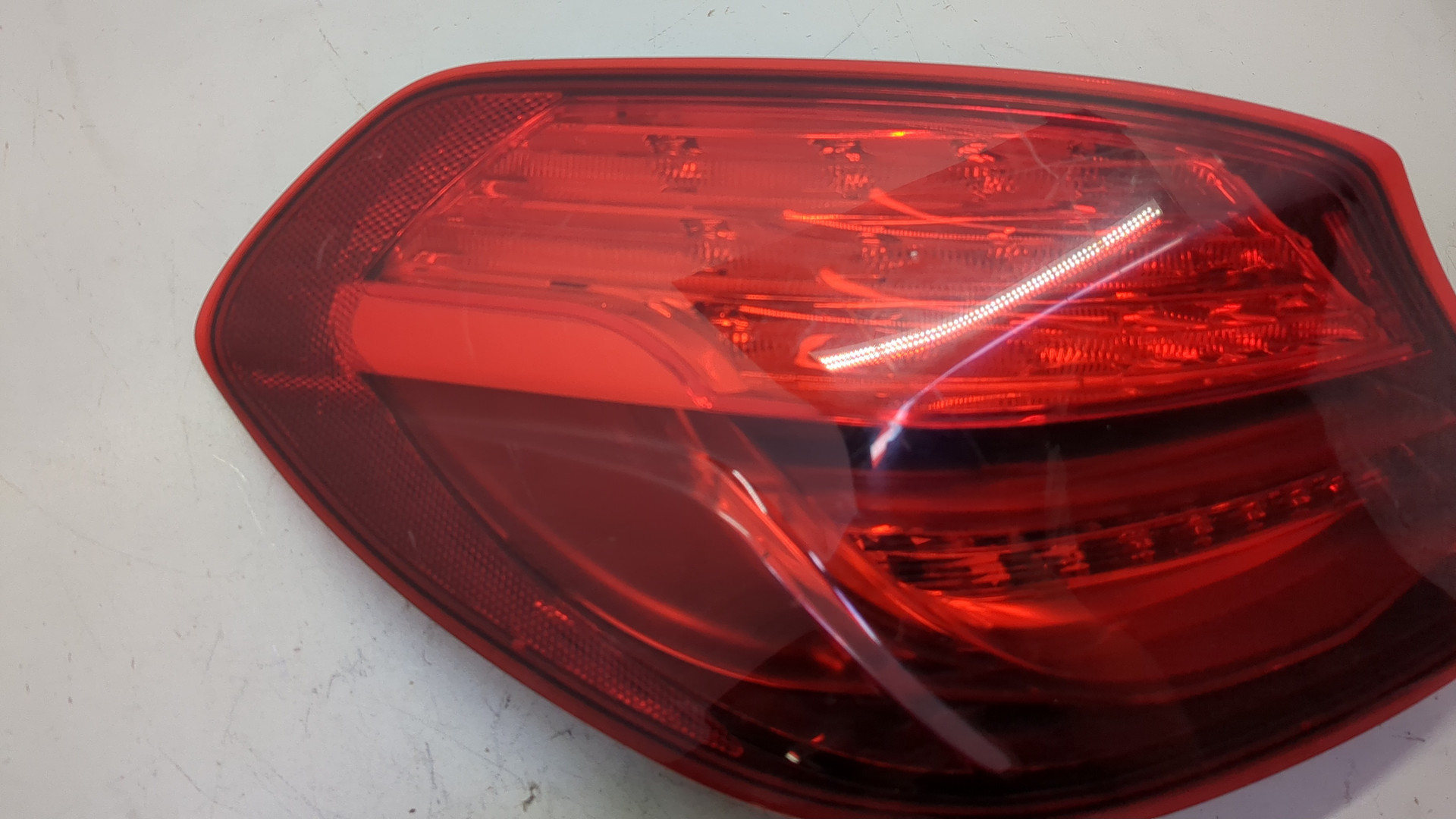 Фонарь задний левый