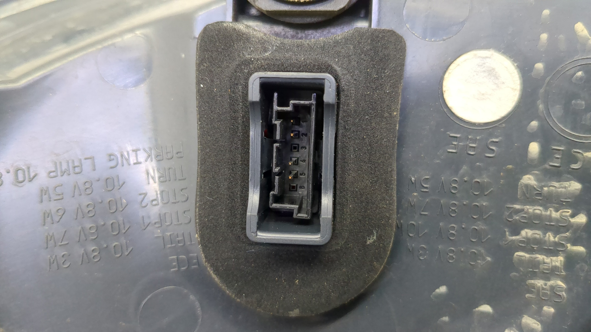 Фонарь задний левый