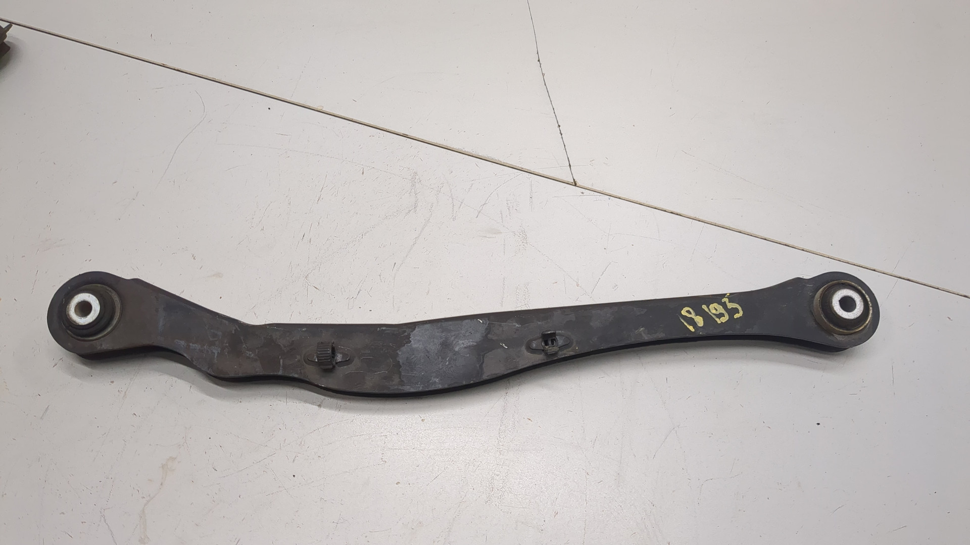 Рычаг задний