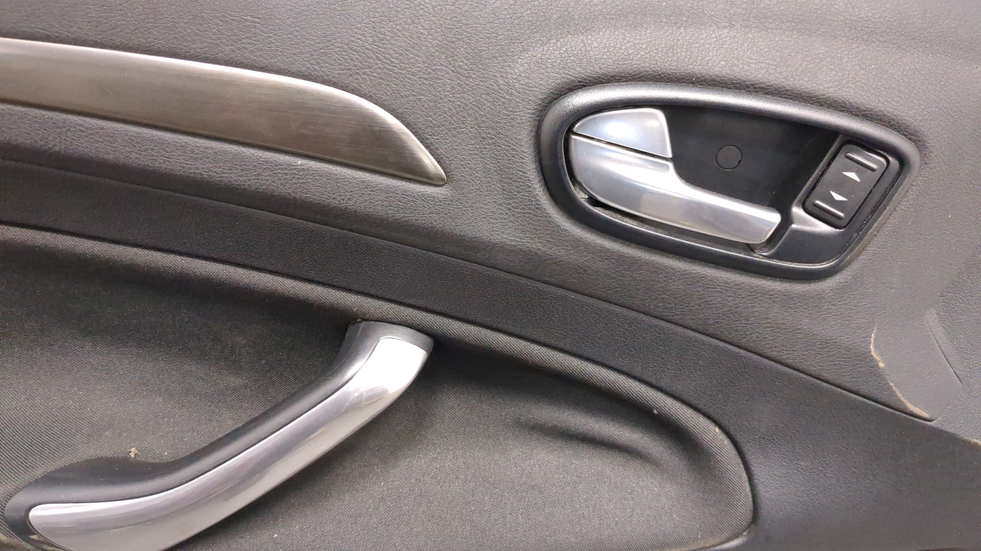 Дверь передняя левая