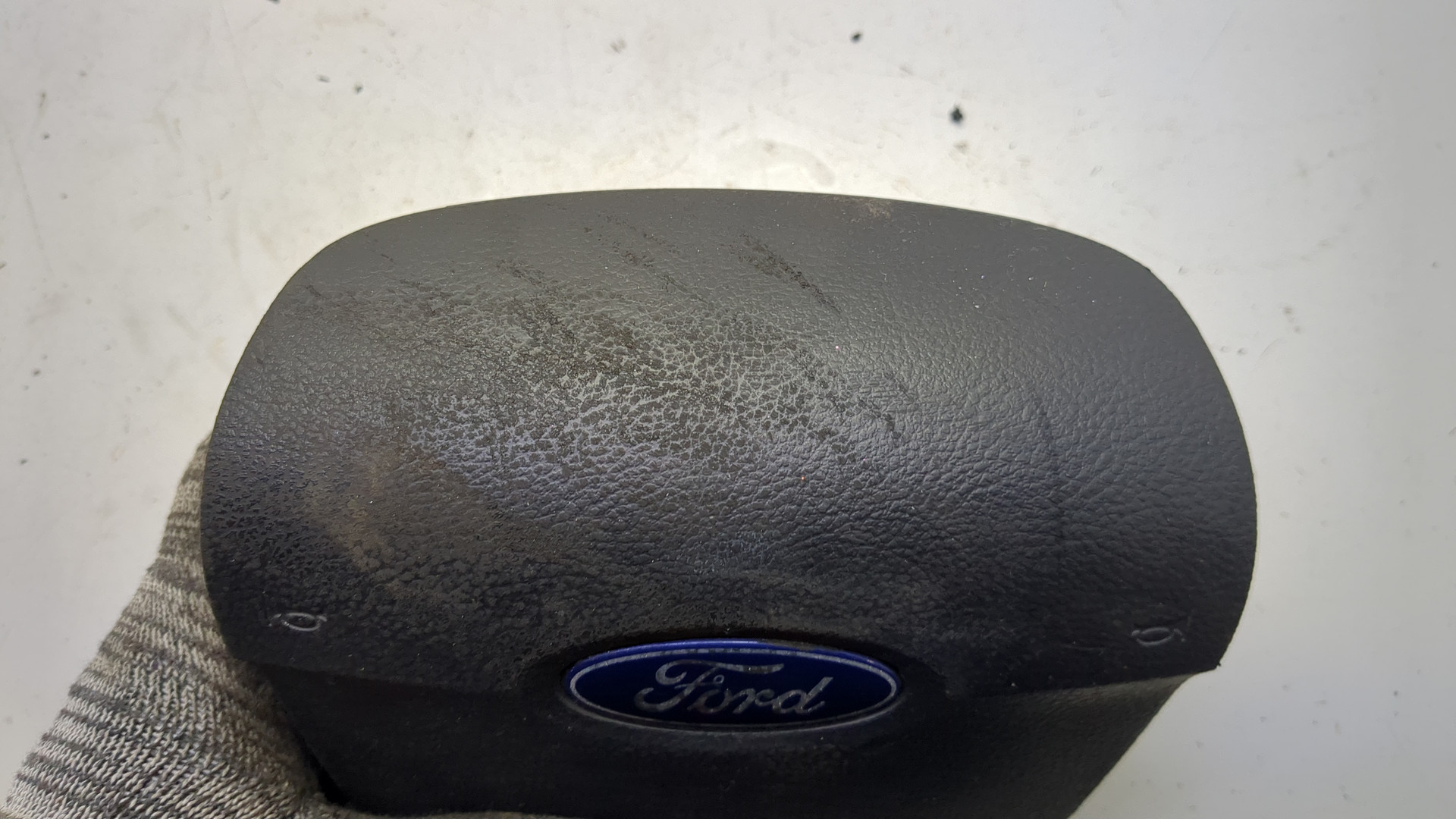 Подушка безопасности в рулевое колесо