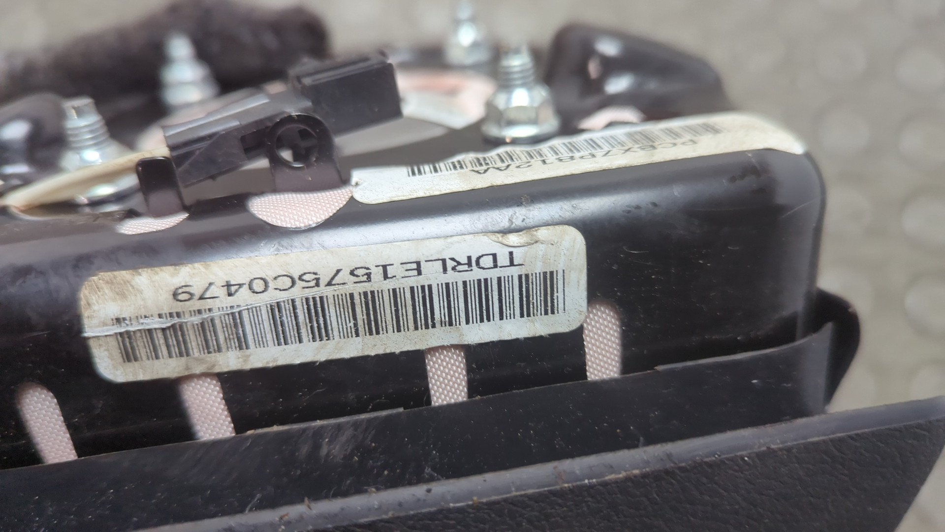 Подушка безопасности в рулевое колесо