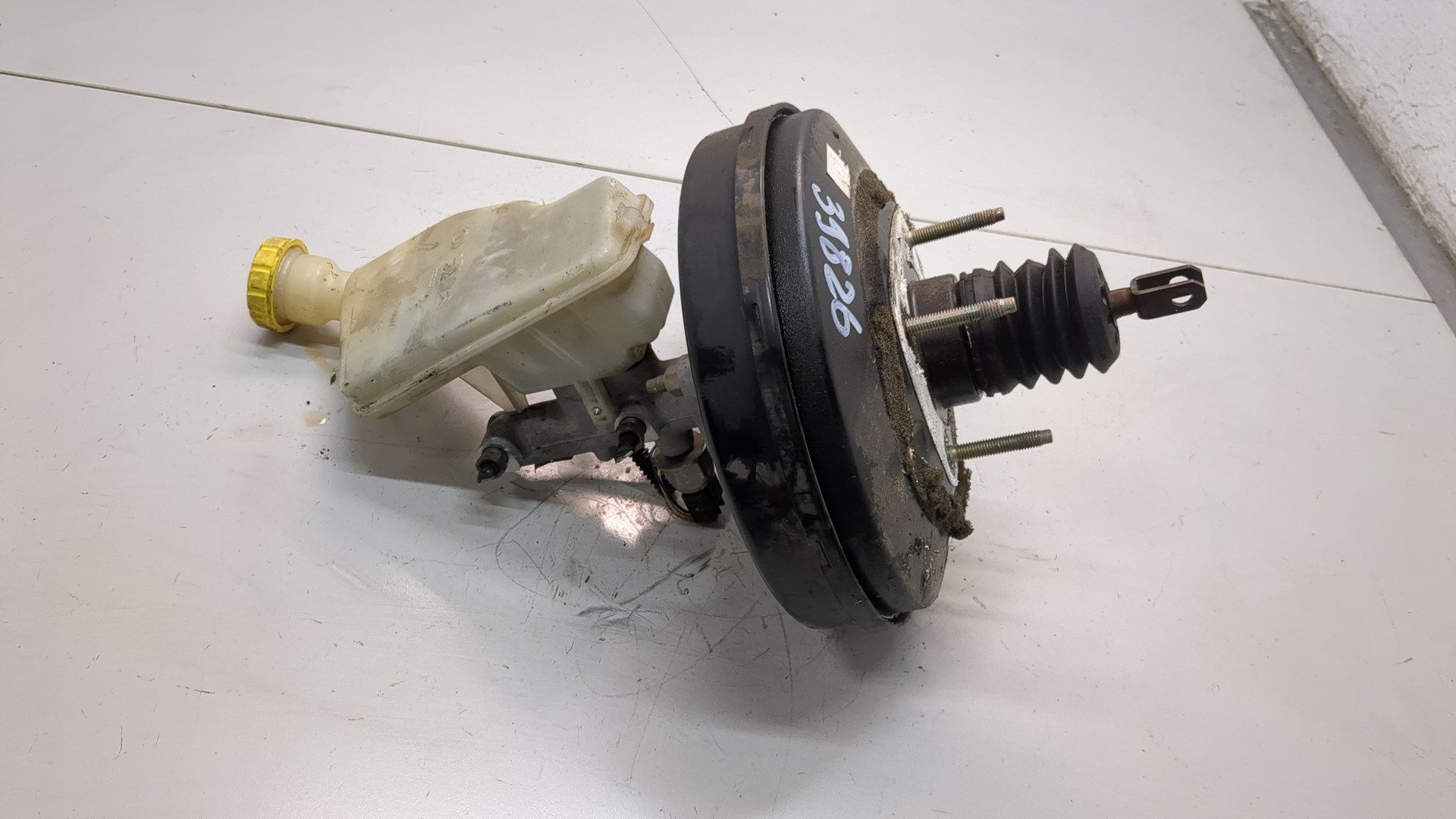 Цилиндр тормозной главный