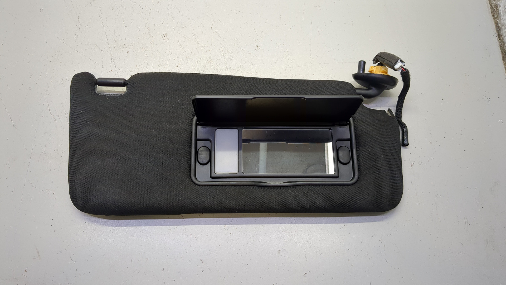 Козырек солнцезащитный