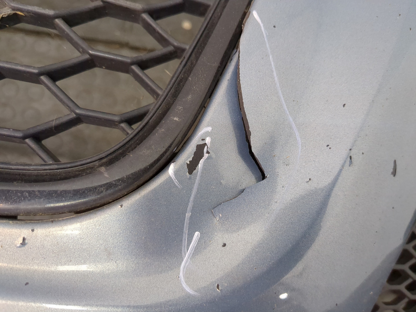 Бампер передний