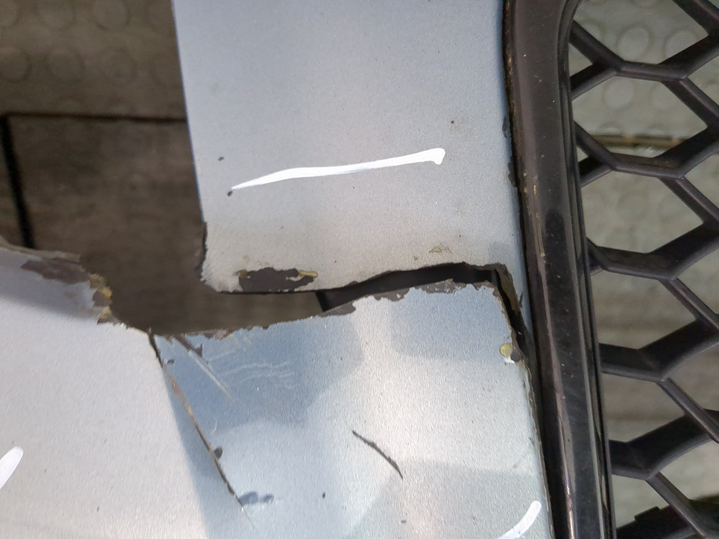 Бампер передний